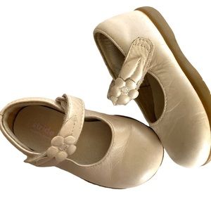 Stride Rite Shoes Mary Janes Formal Floral Silver Cream White Velcro Strap